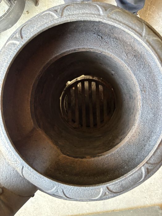 Salamandra antiga em ferro fundido LOMA - Bom Estad