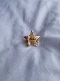 Przypinka pin wpinka broszka alternative złota gwiazda