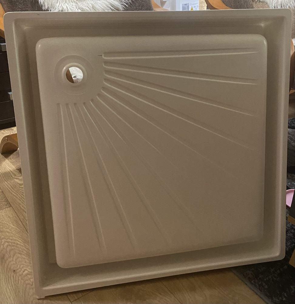 Brodzik prysznicowy 600x600x102 mm biały