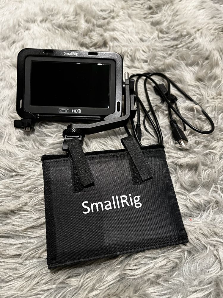 Monitor podglądowy SmallHD Focus 5 + dodatki. Stan perfekt!