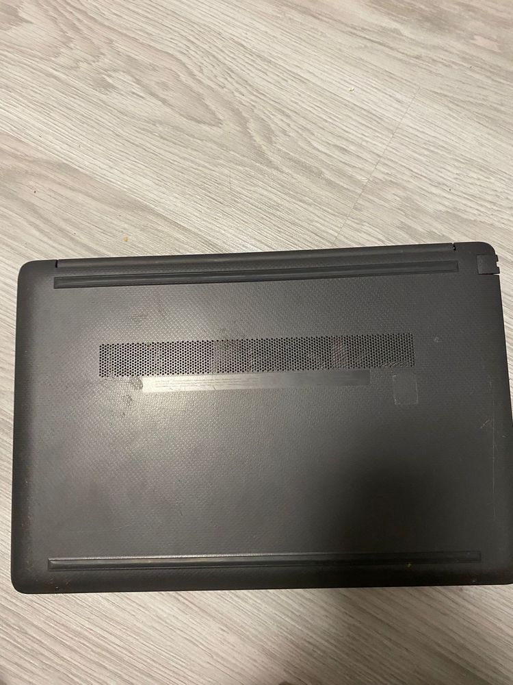 Laptop hp compaq RTL8821CR 15”