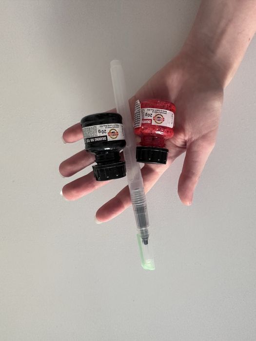 Чорні та червоні чорнила koh-i-noor та пензлик з резкрвуаром