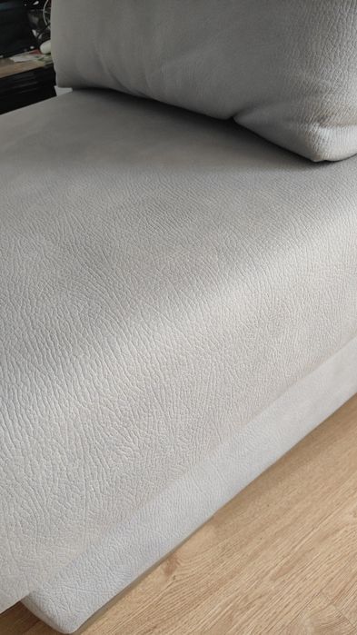 Vendo sofá com puff em óptimo estado.