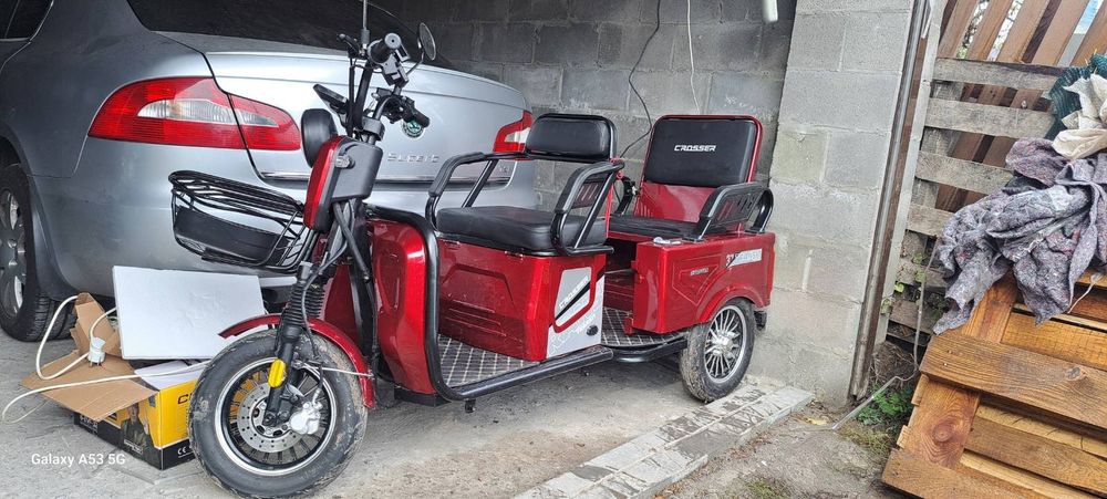 Електроскутер триколісний Crosser
