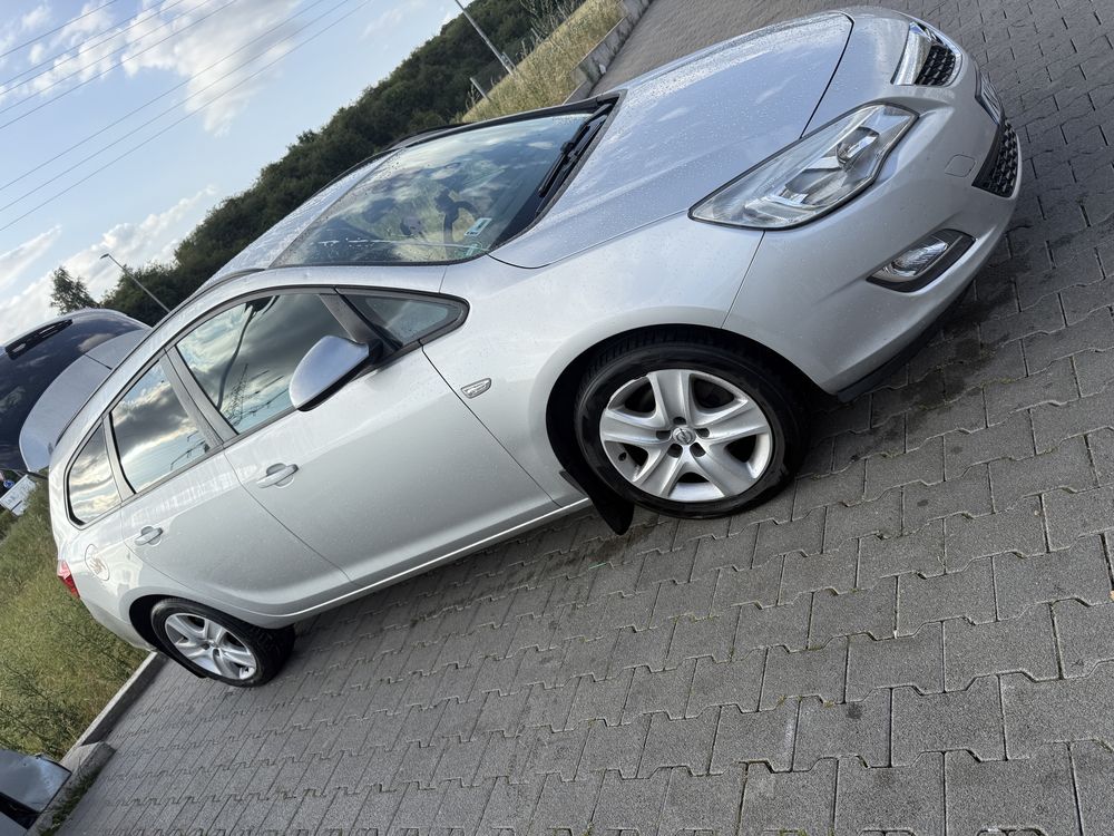 Opel Astra J 2011, 1.7 CDTI