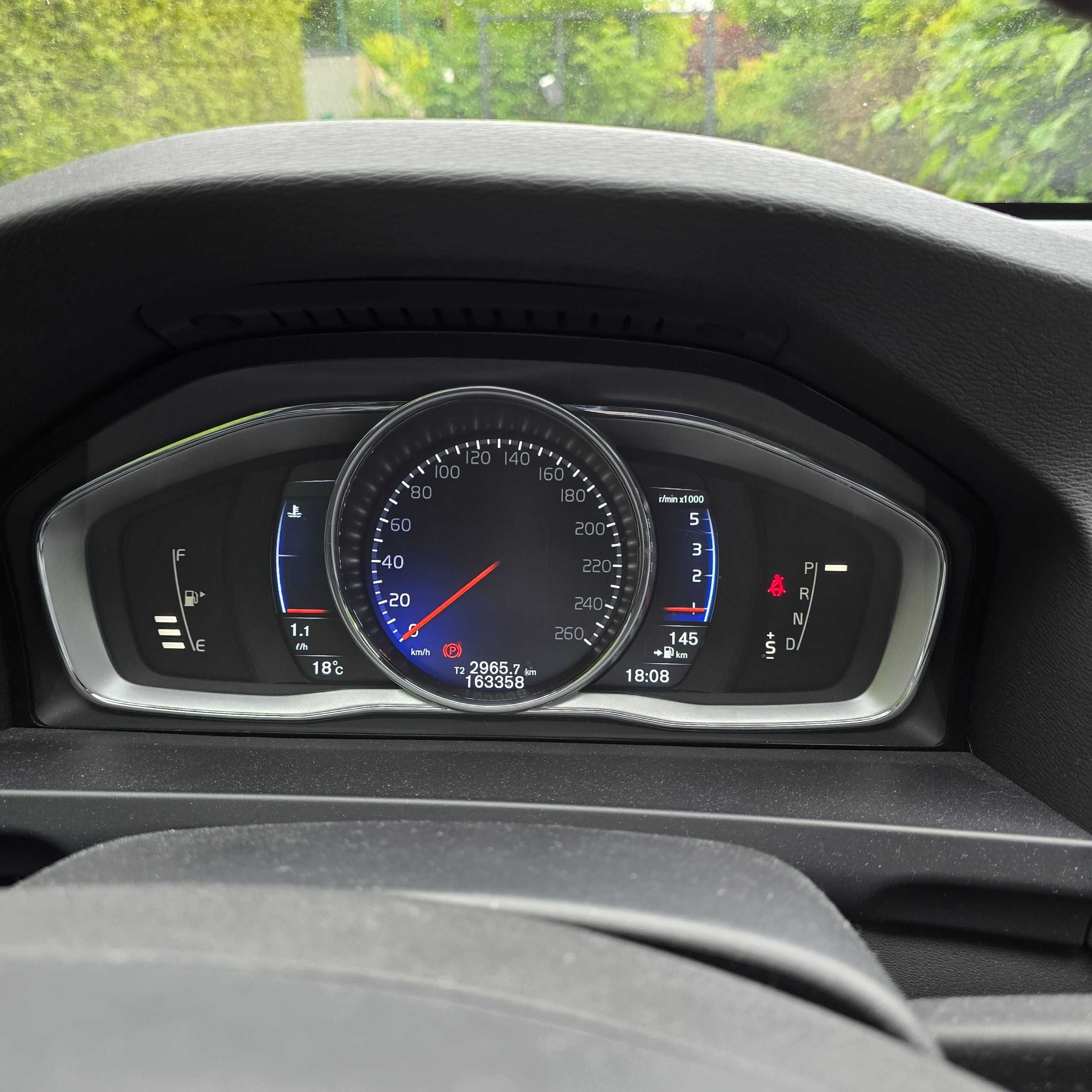 Volvo S60R-Design 230 KM Polester oraz personalizowane nagłośnienie
