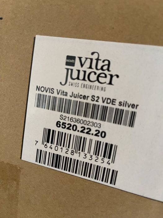 Szwajcarska sokowirówka Novis VITAJUICER srebrna NOWA