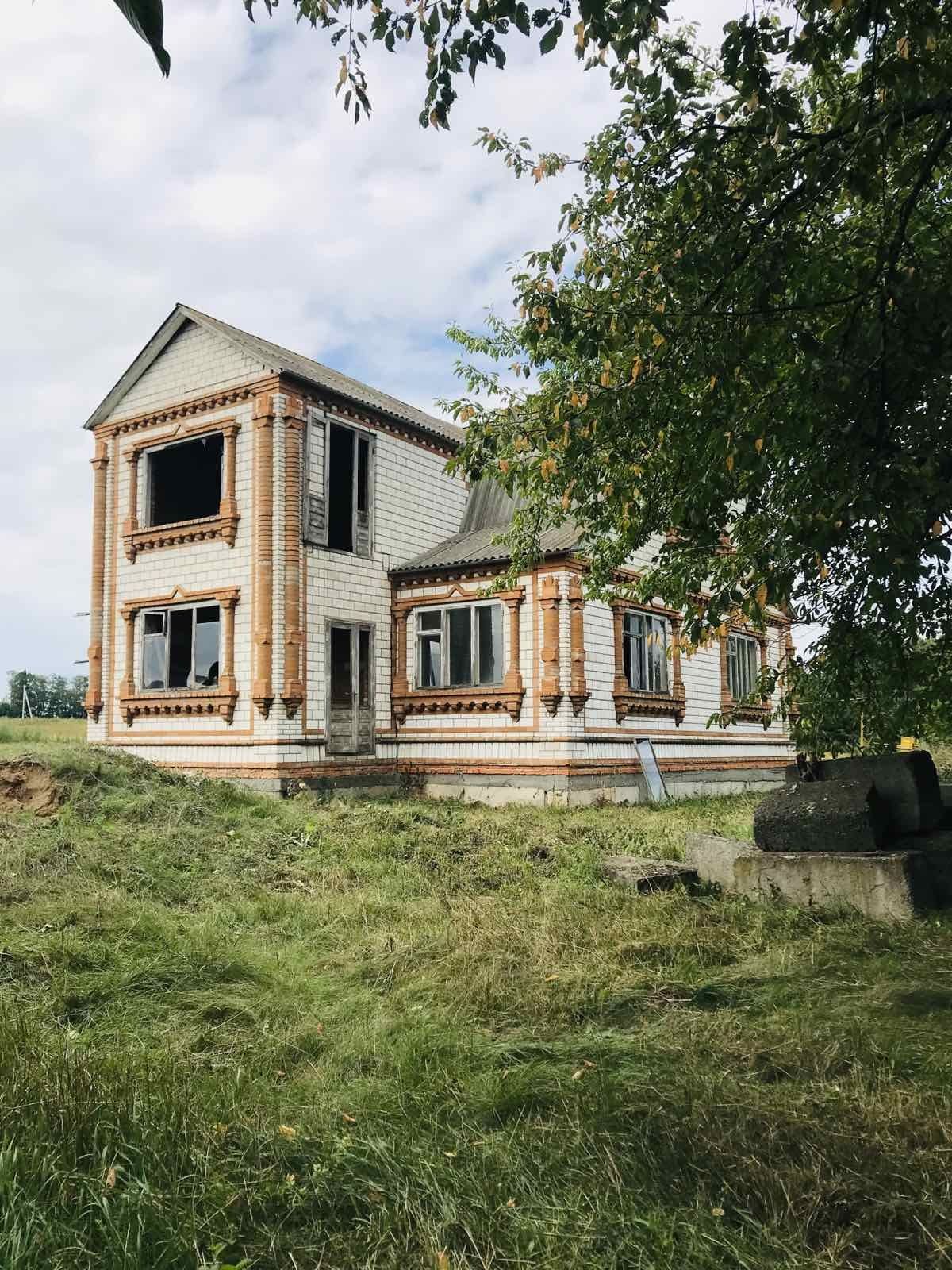 Продається будинок (в стадії незавершеного будівництва)