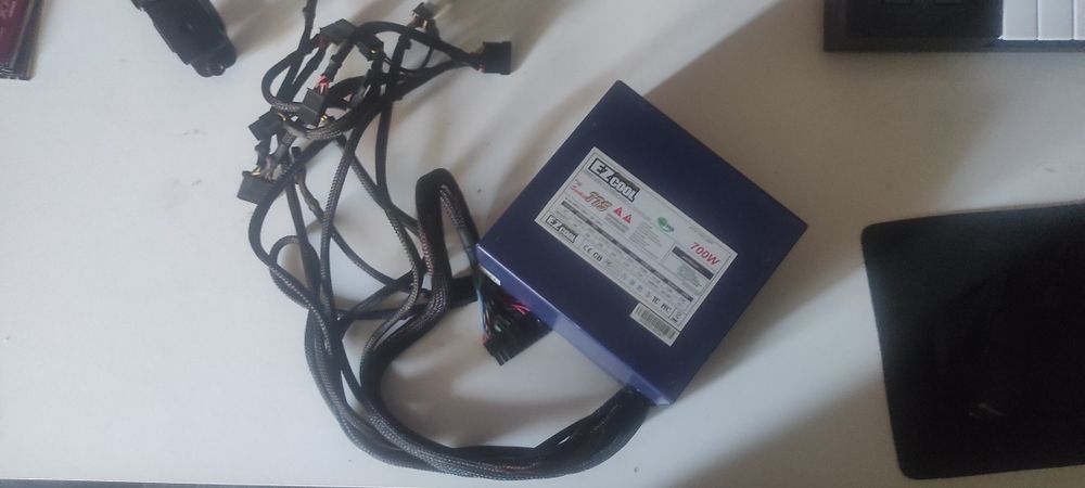 Zasilacz ATX 700W
