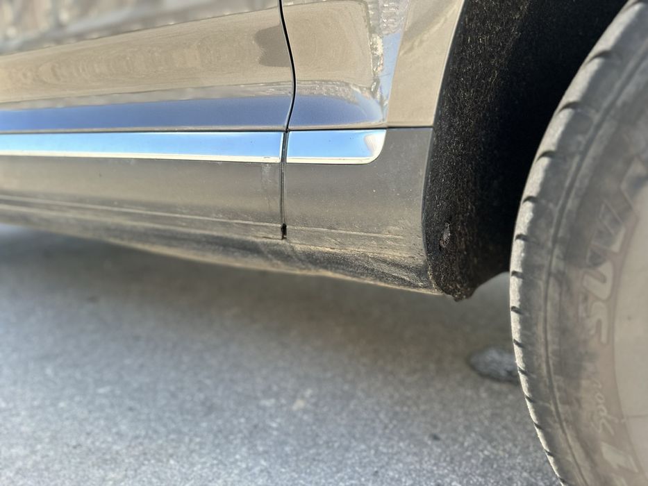 VW Touareg  3 л в в идеале возможен обмен на жилье в Харькове