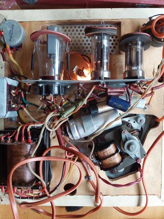 Gramofon kultowy Karolinka 1953 r. rzadki egzemplarz.