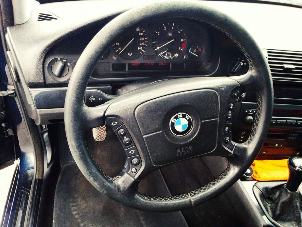 BMW  525I E39 2001 рік