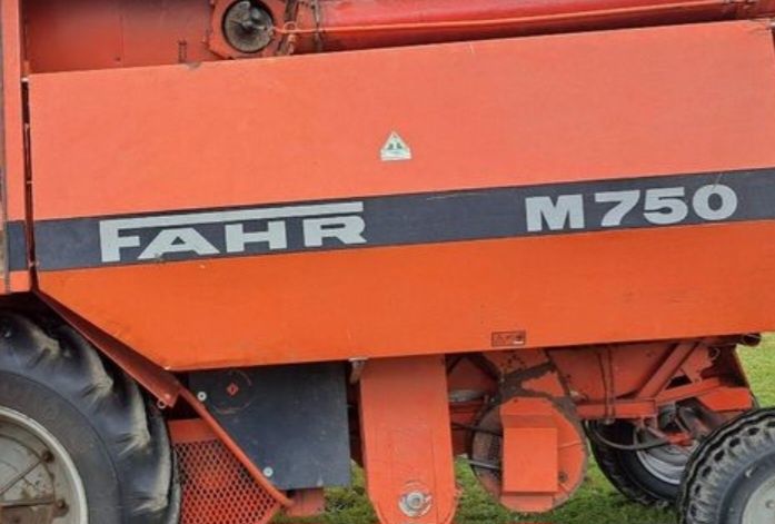 Deutz Fahr m750 зернозбиральний комбайн