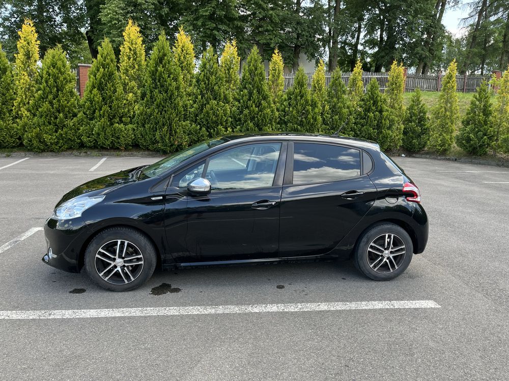 Peugeot 208 1.2 benzyna