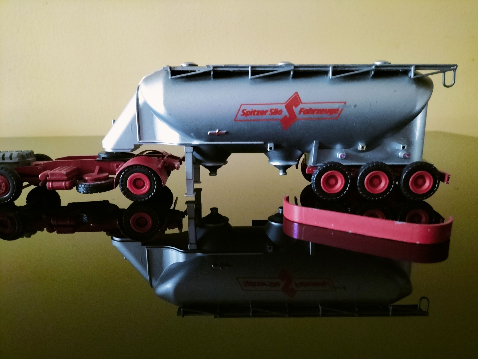 Mercedes skala 1:72 brak pewności