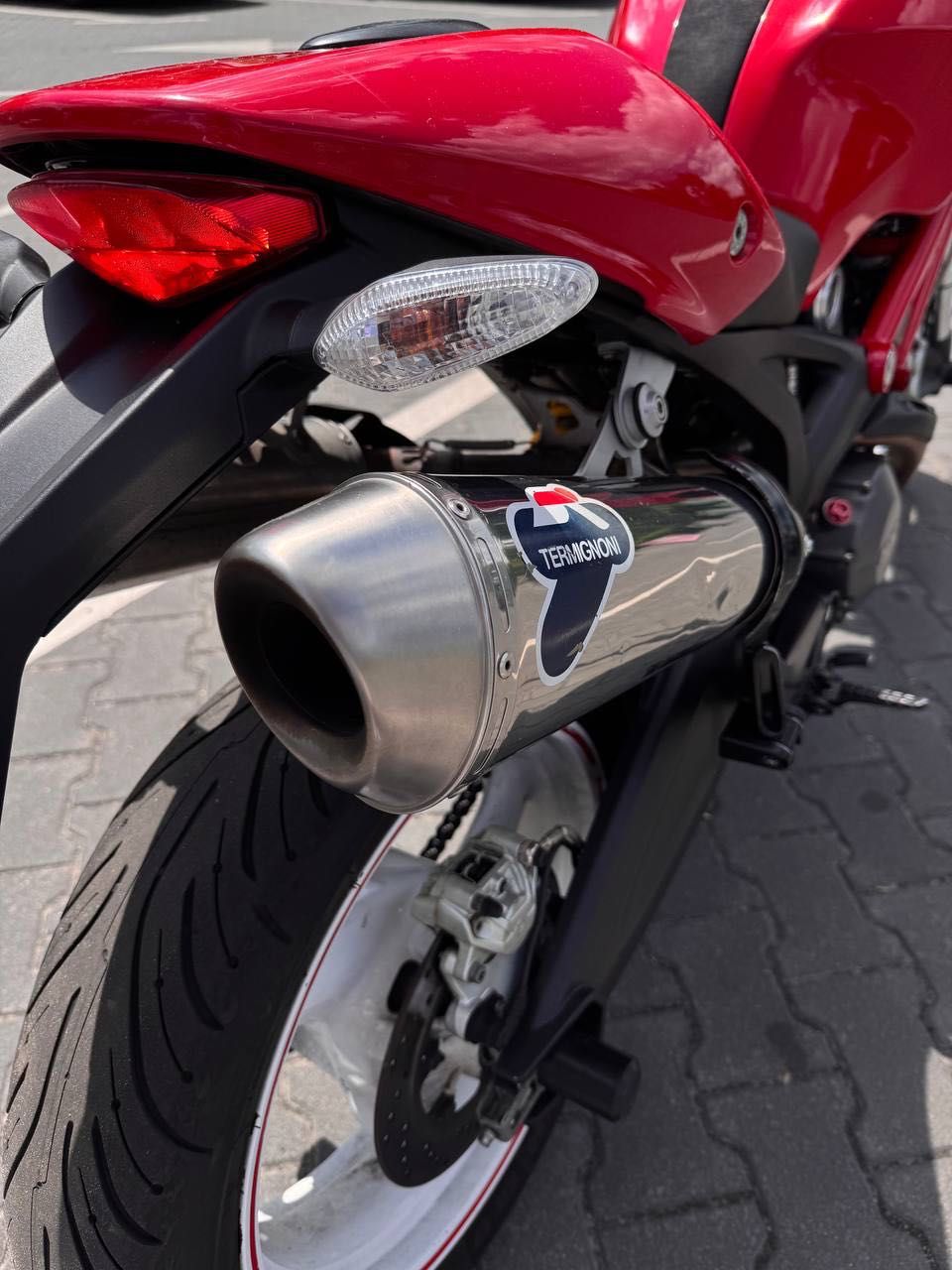 Ducati Monster 696