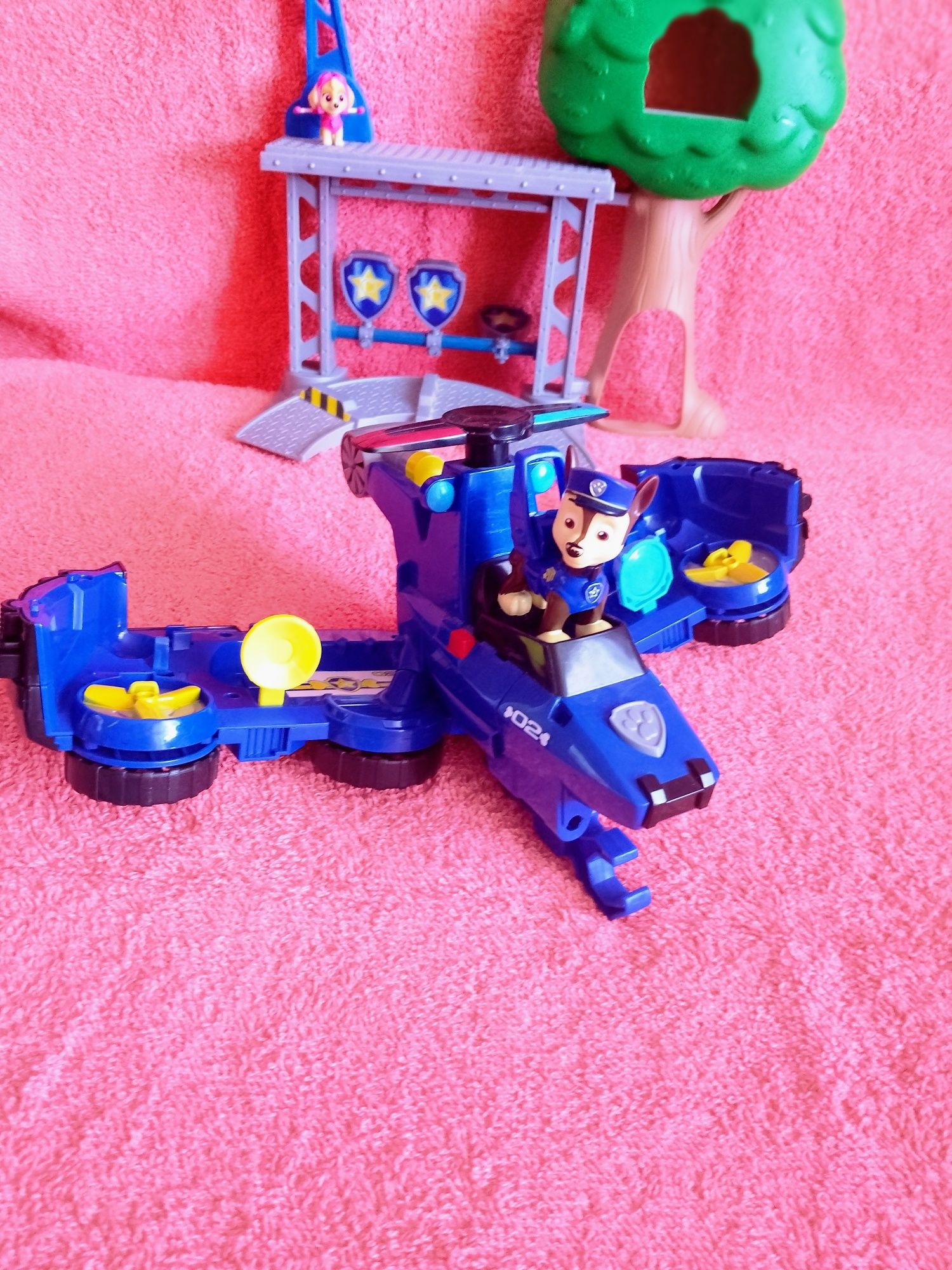Sprzedam pojazdy i figurki psi patrol
