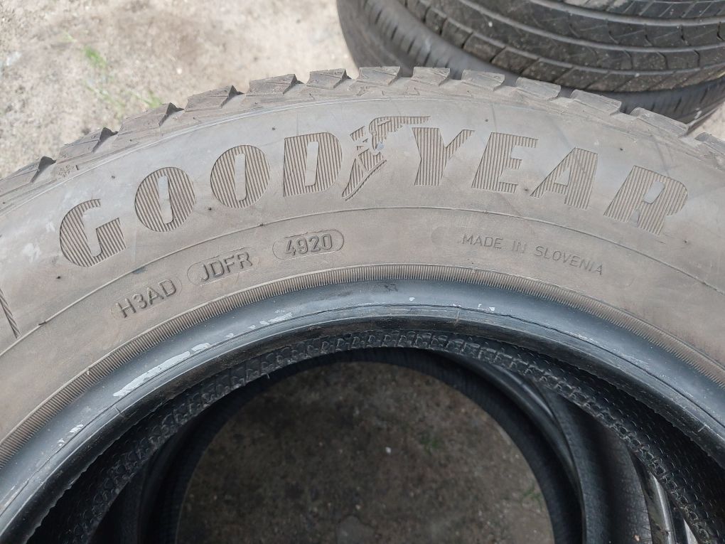 Goodyear Vector 4Seasons G-2 185/65R15 88 V