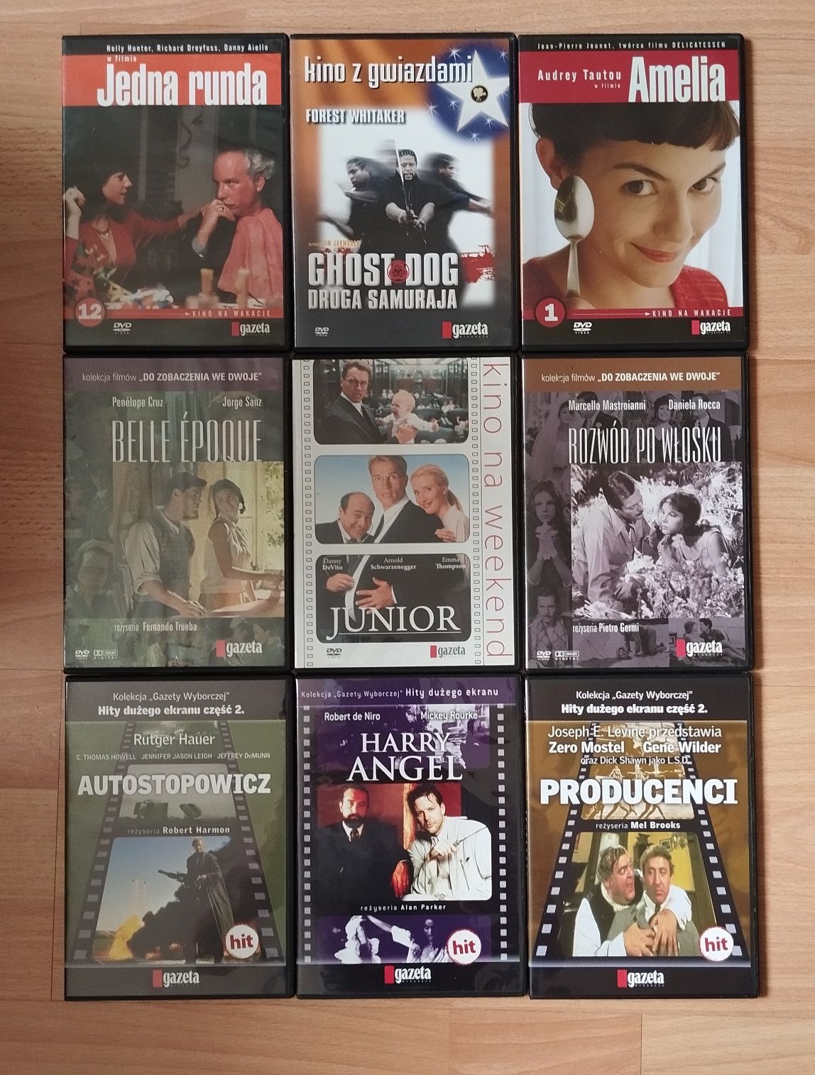 Sprzedam zestaw dziewięciu filmów na płytach DVD.