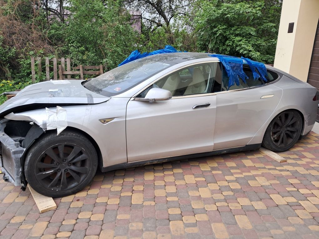 Продам Tesla s 2014