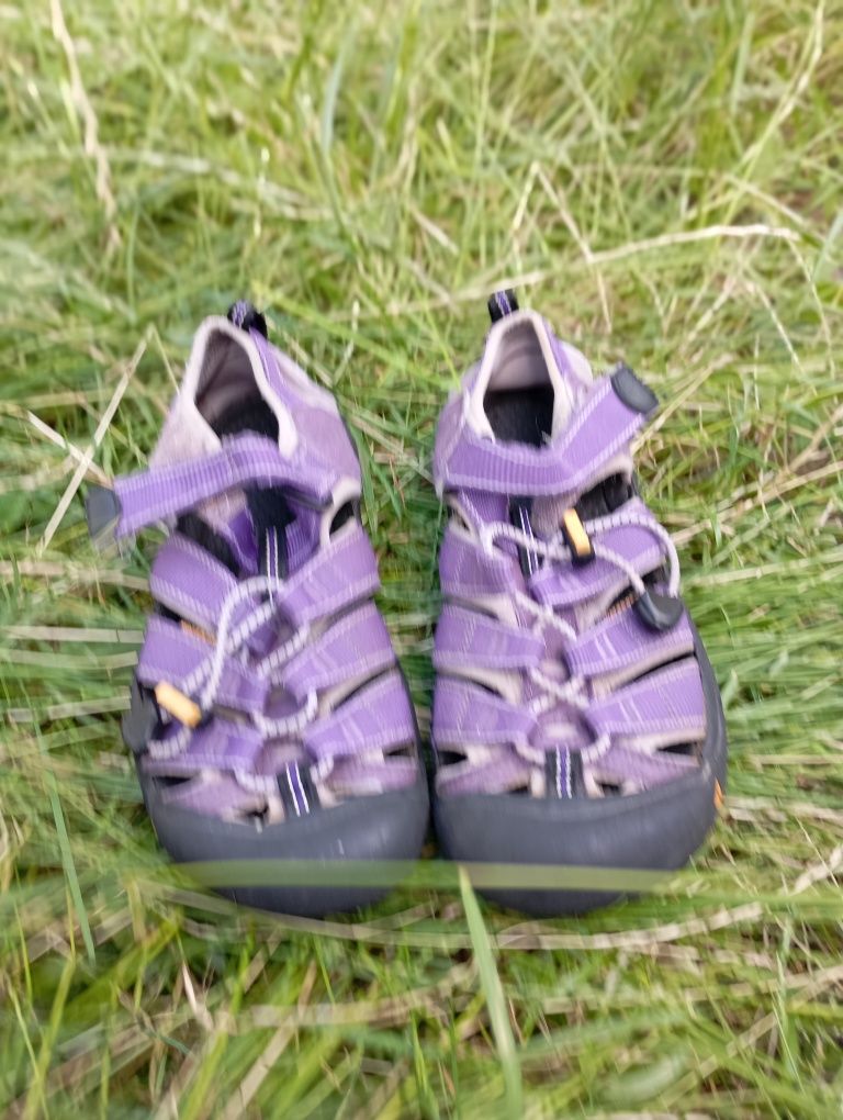 Сандалии  Keen 32