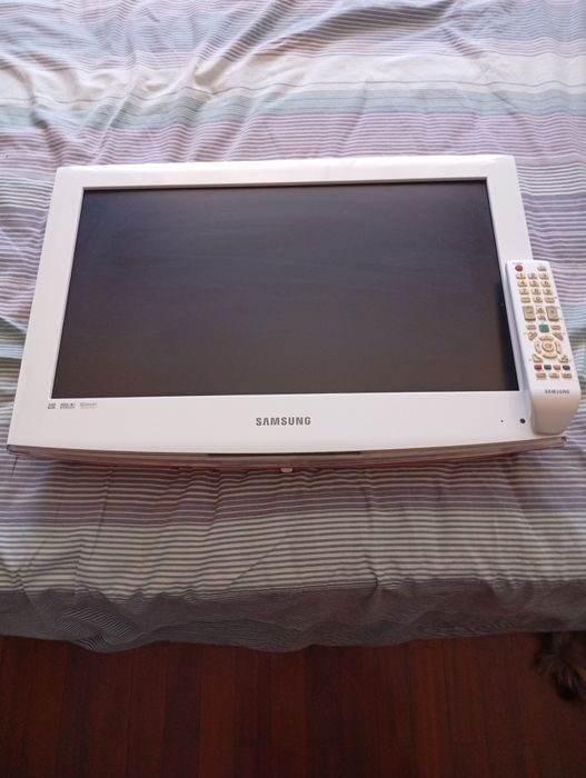 Samsung 55 cm com comando
