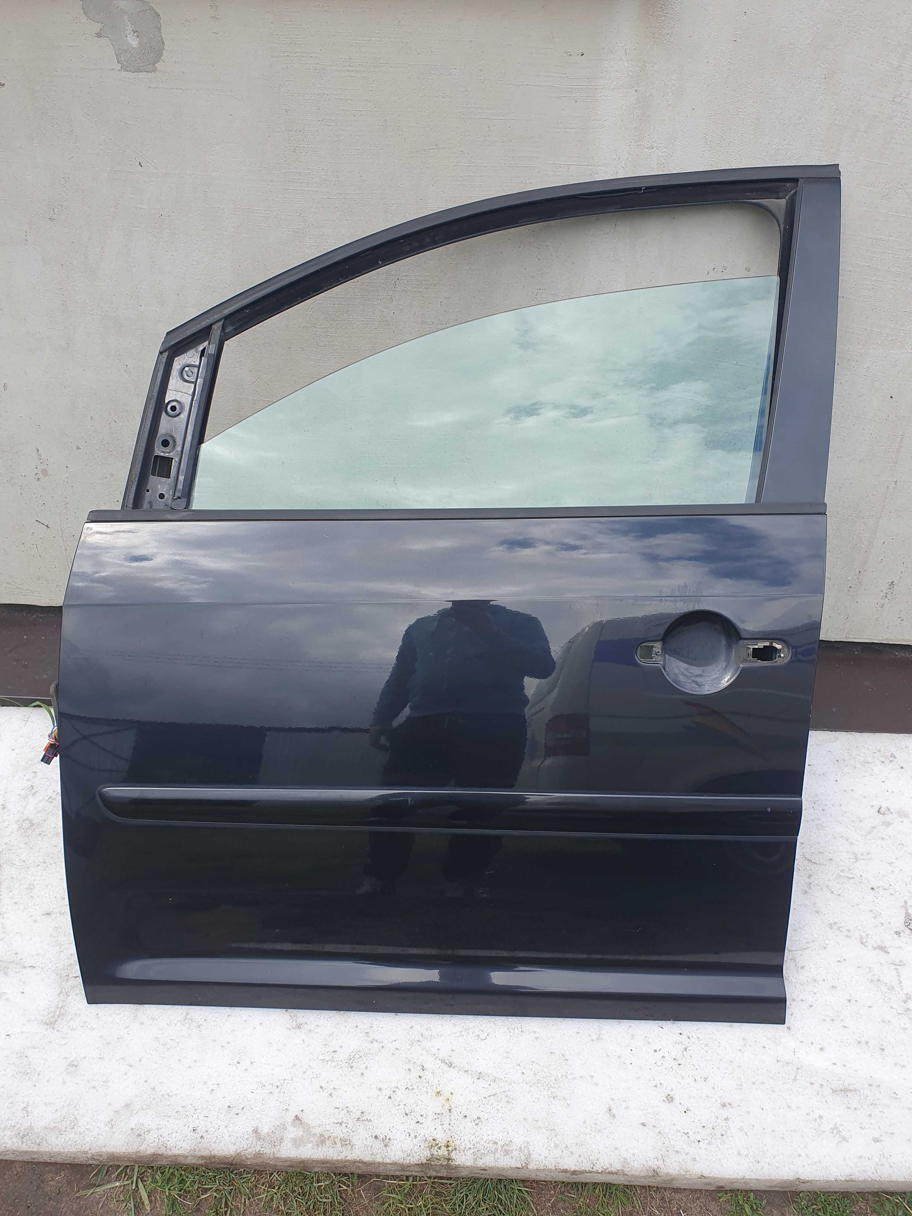 Drzwi lewe przód Vw Touran 04 rok lakier LC9Z bez rdzy b.ładne