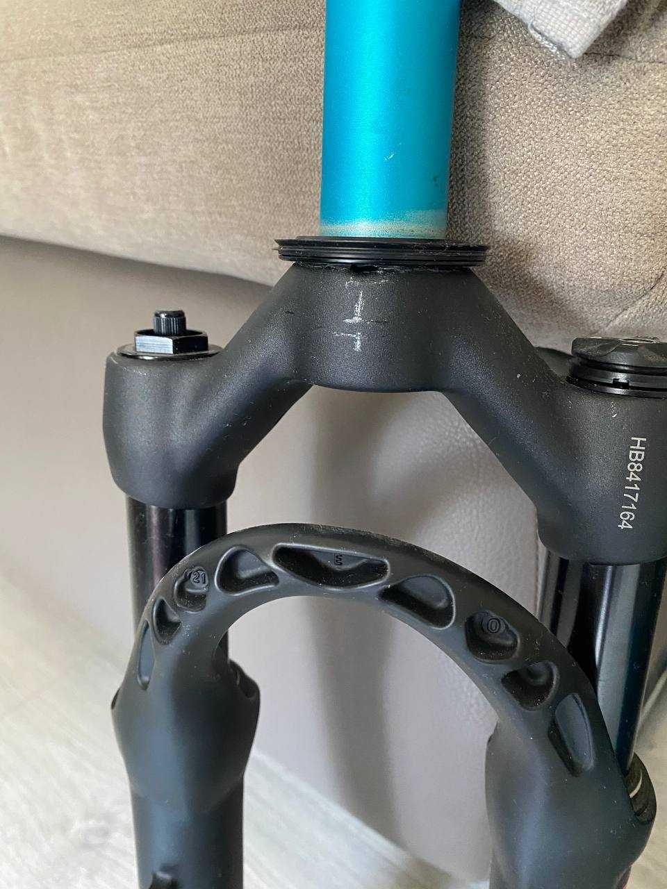 Amortyzator Manitou Markhor 26 MTB 100mm oś 9mm czarny