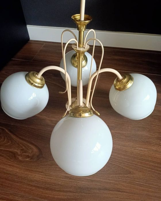 Lampa sufitowa wisząca żyrandol szklane klosze biała kule vintage PRL