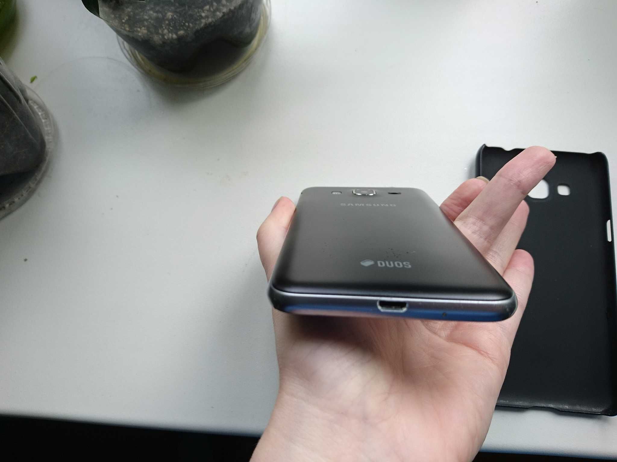 Телефон Samsung j3 2016