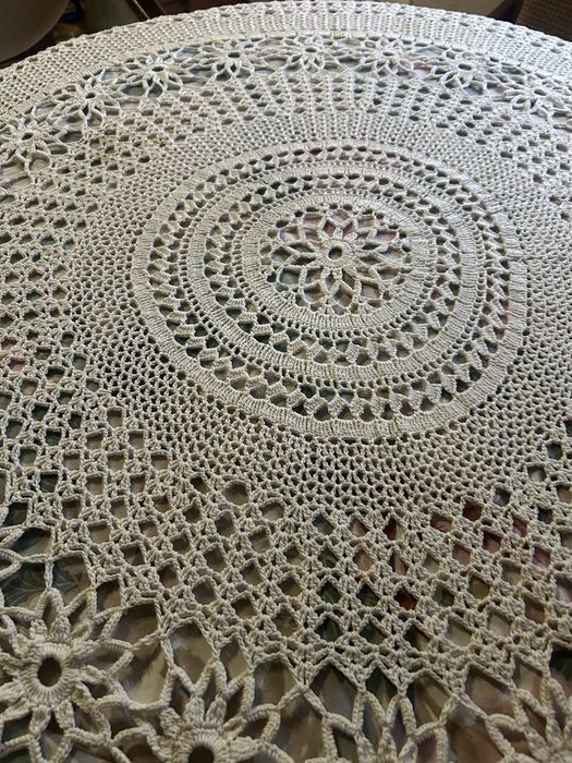 Скатерть большая вязаная крючком