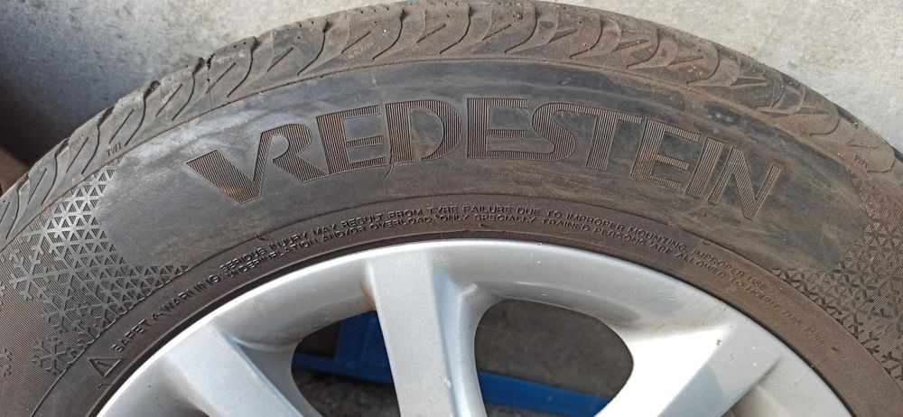 Шини з дисками BMW