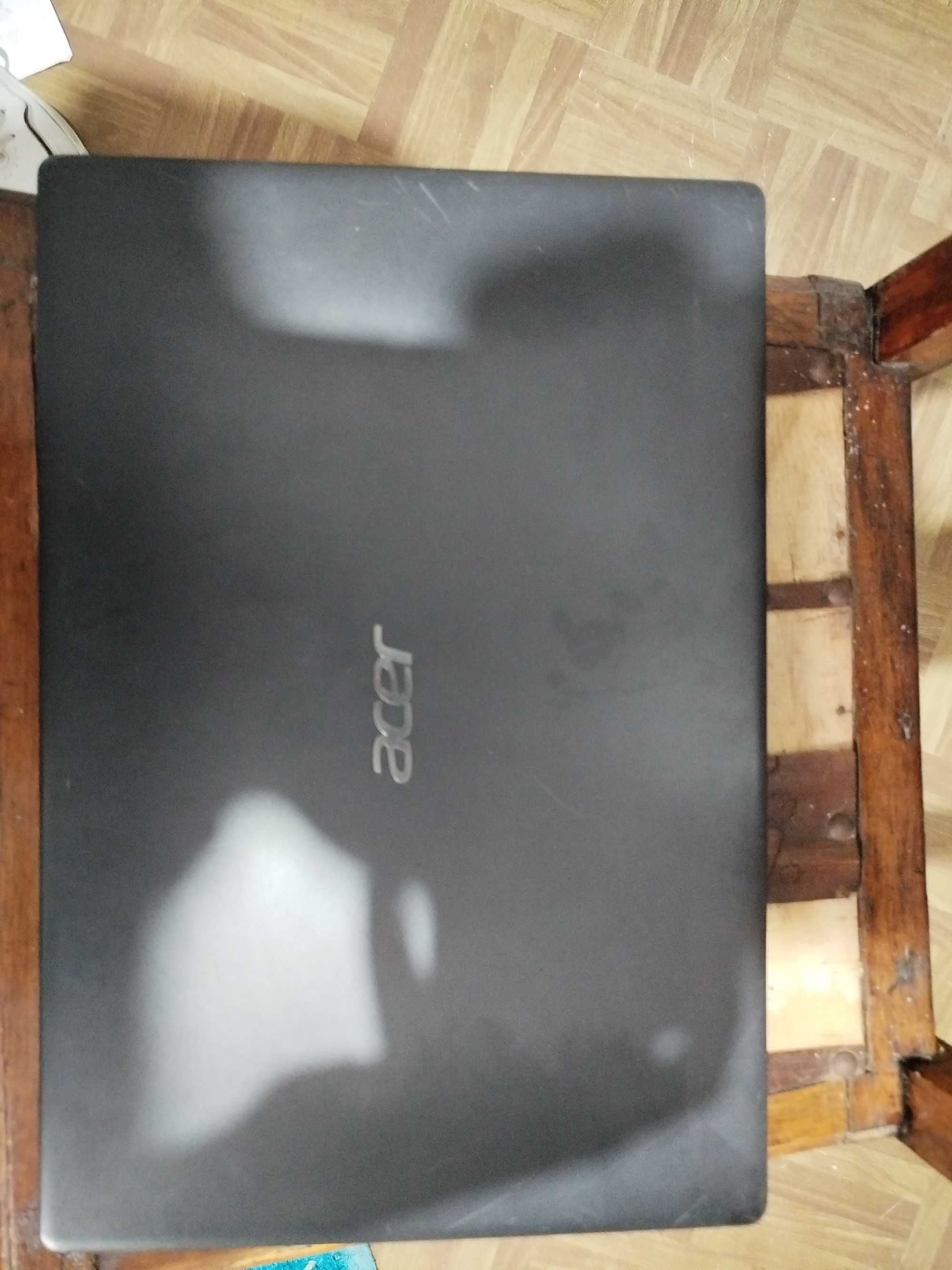 Vende se nooteebook aspire A315-34 Tela partida