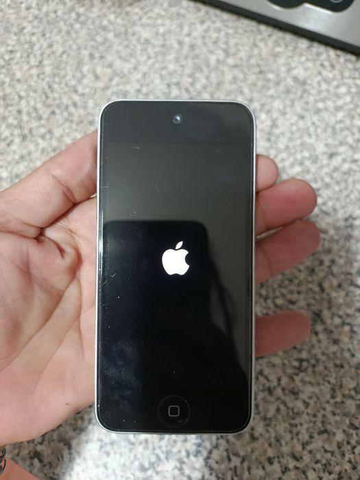 iPhone 11 de 128G vermelho
