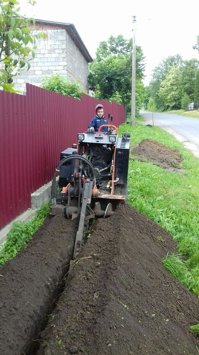 Копка траншей, малогабаритним траншеєкопачем