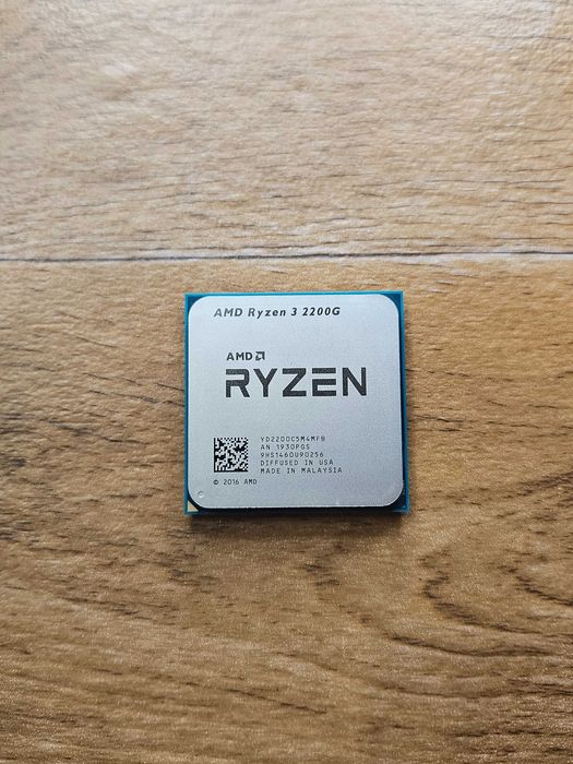 Amd Ryzen 3 2200g 4 ядра 3.7 ГГц частота + radeon vega 8 am4 процессор