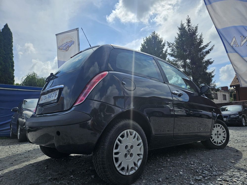 Lancia Ypsilon 1.2 benzyna // klimatzyacja // dobrze jezdzi // zamiana