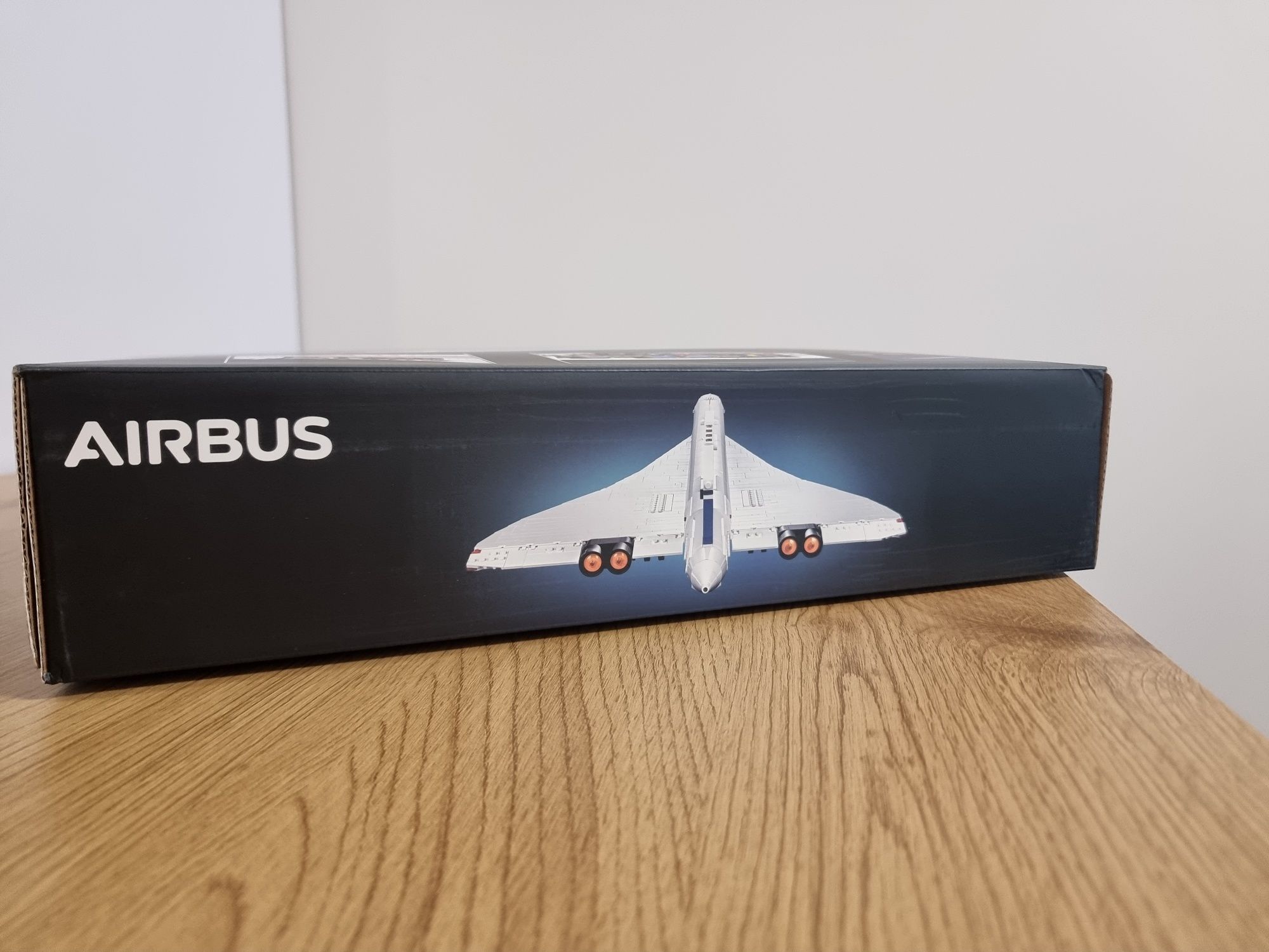 Конструктор 1в1 як LEGO Icons Concorde (2083 дет) з коробкою