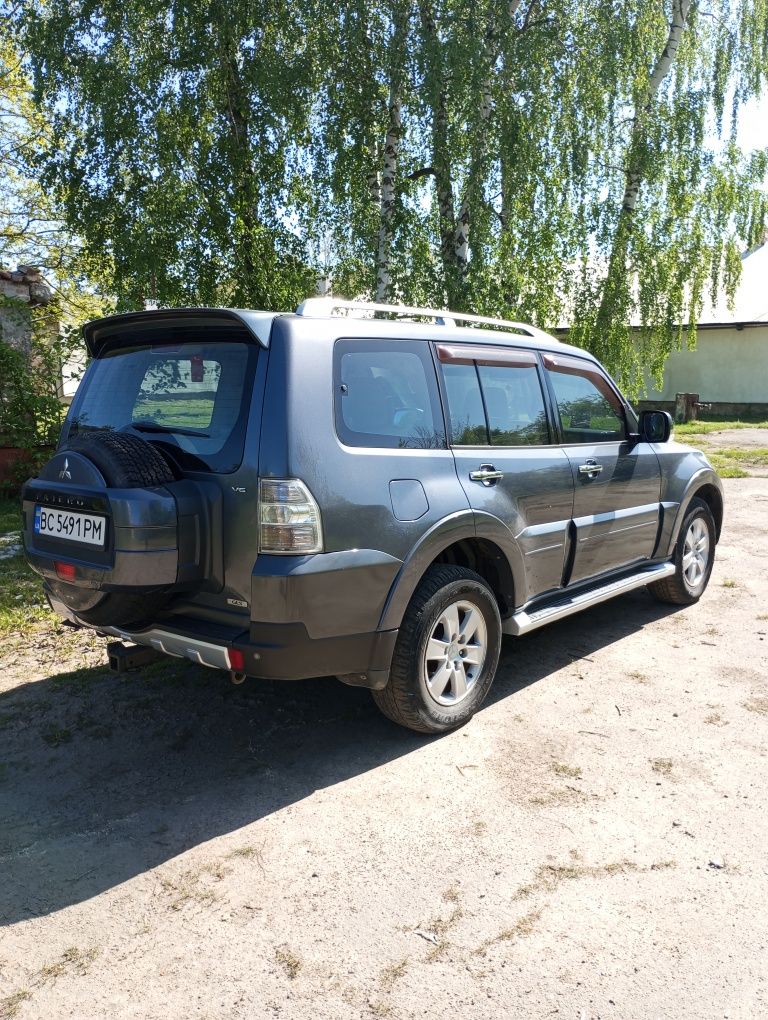 Mitsubishi pagero 4. Wagon.