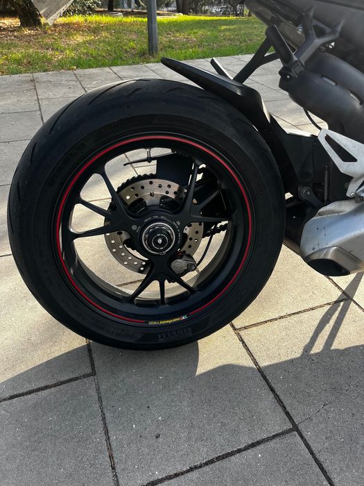 Ducati panigale v4s