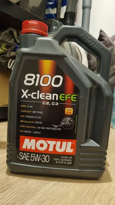 Olej Motul 8100 x-clean efe 5w30 5l+ filtr oleju 648/8 Opel 1.7 cdti