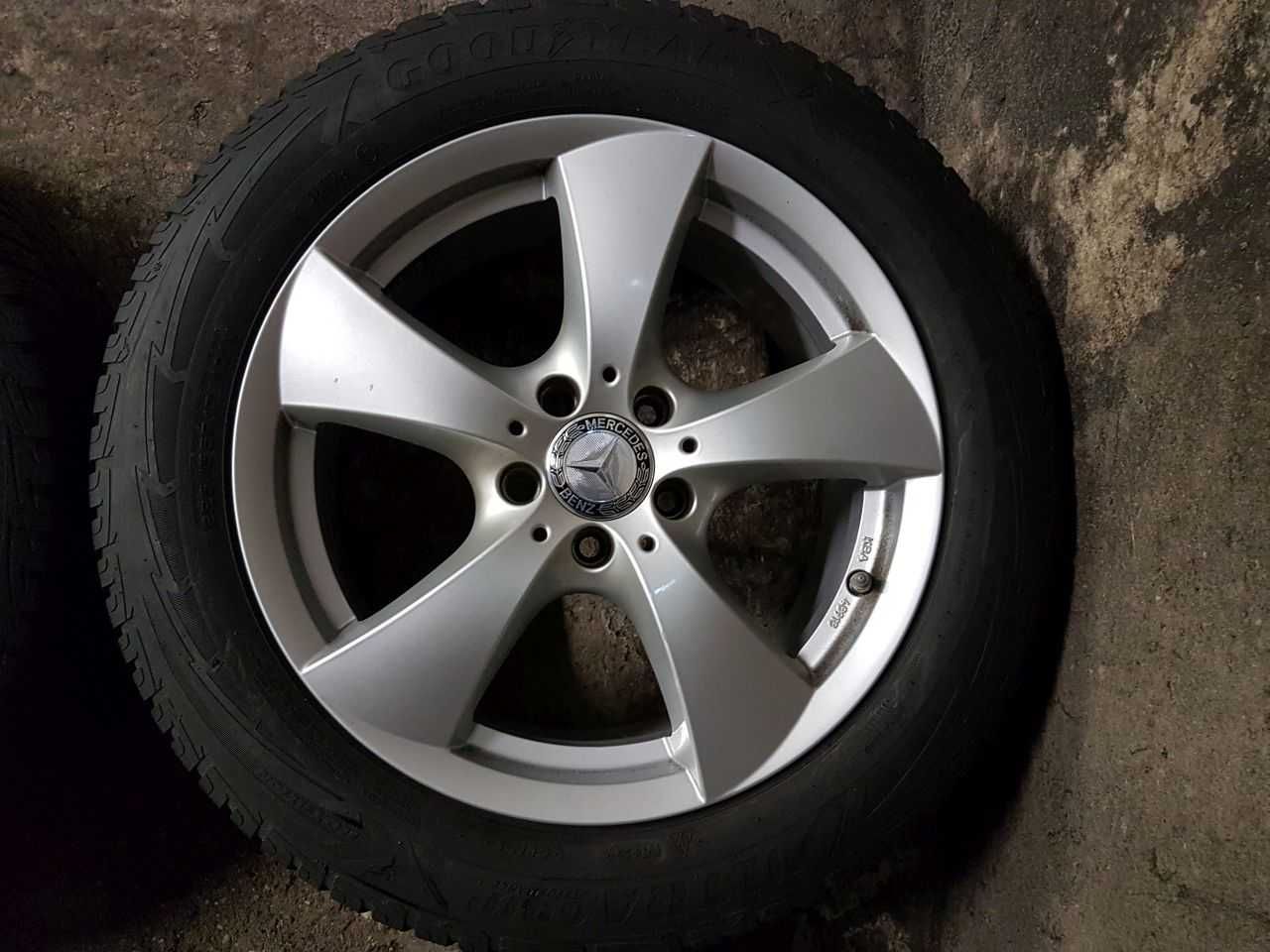 Felgi alu Mercedes VW Audi R17 5x112 7,5JX17H2 ET 45 centr 66,6mm