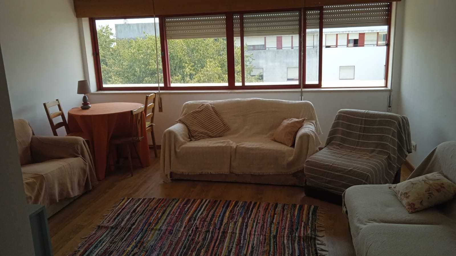 Casa com 3 quartos para alugar a estudantes- Évora