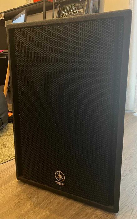 Duas Colunas Yamaha C115V 500W