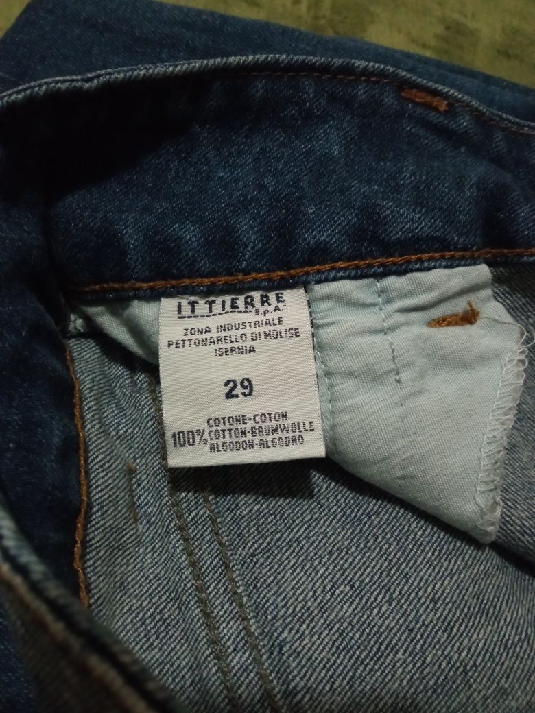 Продаются подростковые джинсы на девочку