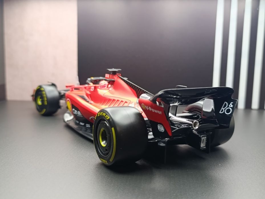 Ferrari SF23 Bburago 1/18