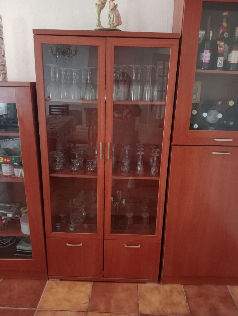 Varios moveis de sala e hall