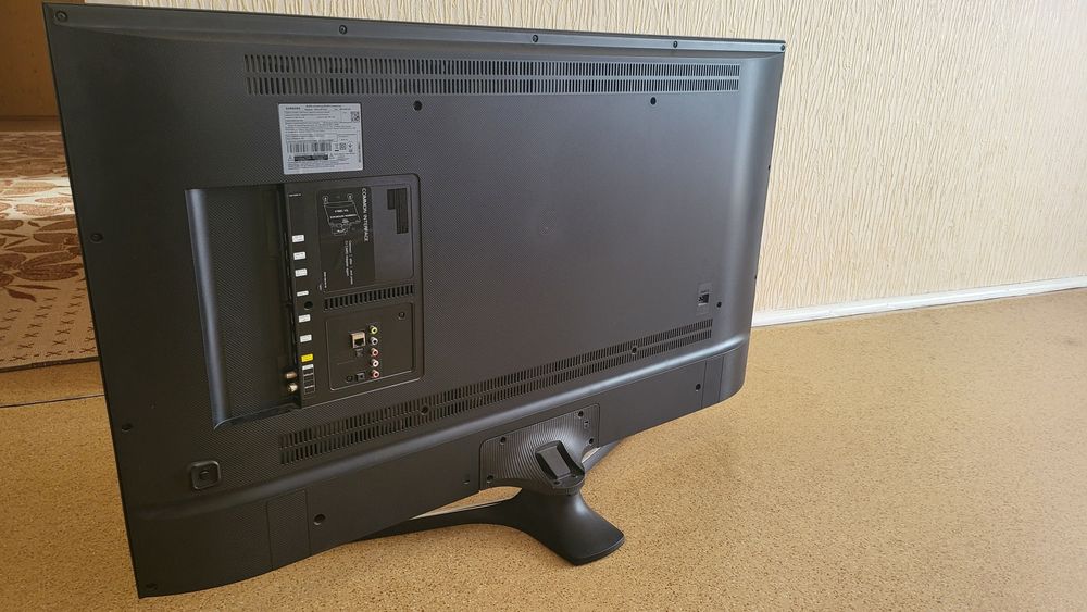 Samsung UE50JS7200U розбита матриця