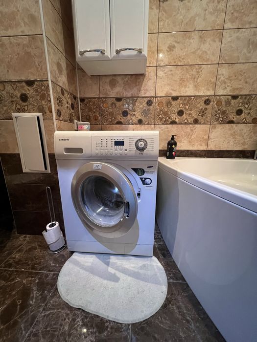 Продам 3-х кімнатну квартиру на Югоці