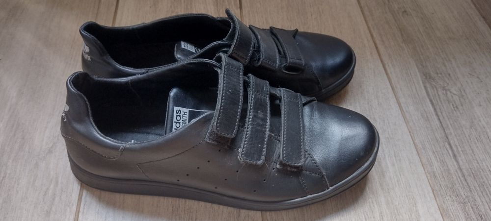 Кросівки чоловічі